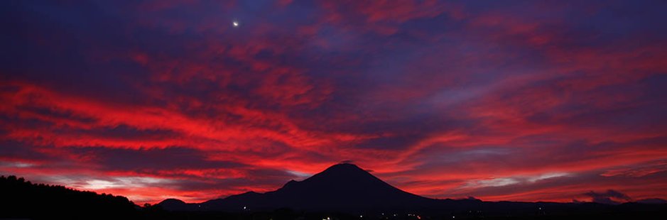 大山の夜明け